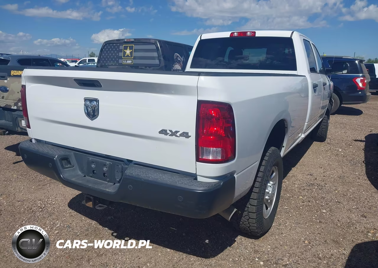 2017 Ram 3500 Tradesman 4X4 8' Box VIN:3C63R3GLXHG712776 - 4