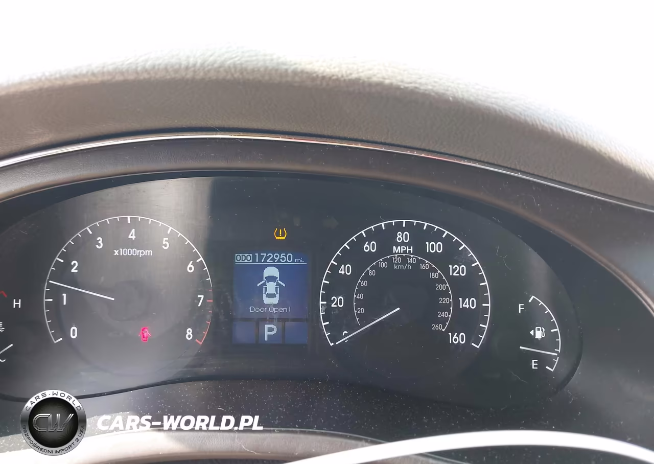 2011 Hyundai Genesis 3.8 VIN:KMHGC4DE0BU122495 - 7