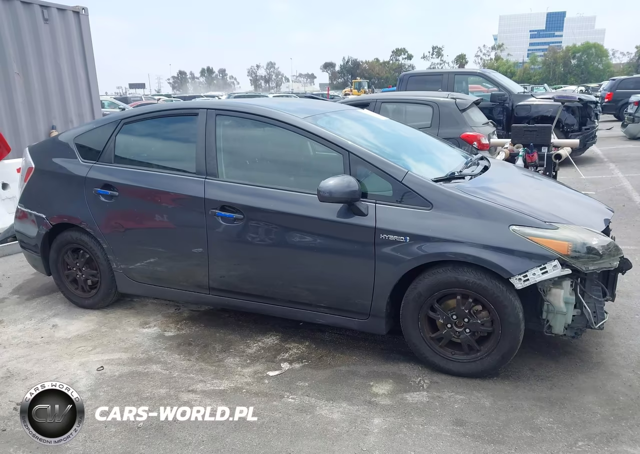 2015 Toyota Prius Three VIN:JTDKN3DU2F0403415 - 14