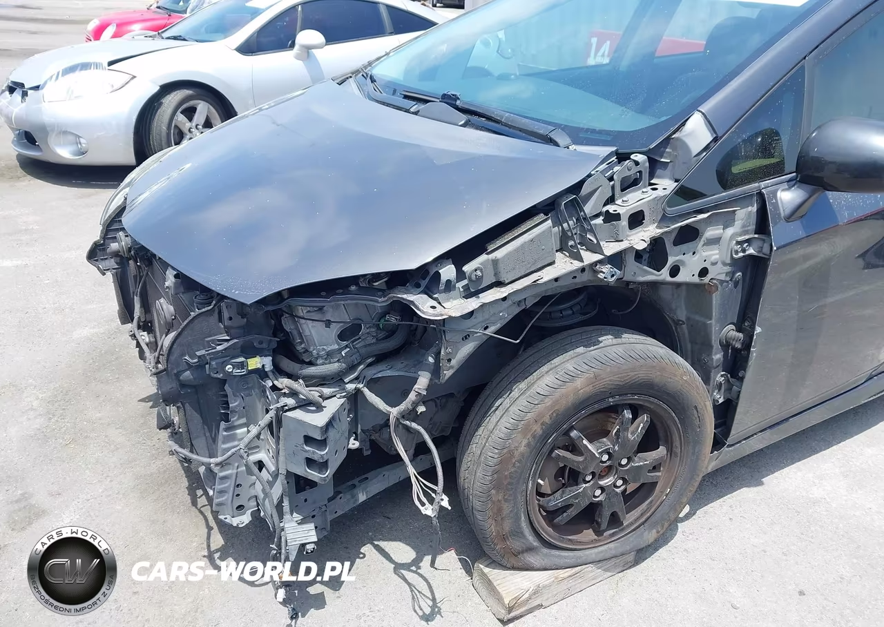 2015 Toyota Prius Three VIN:JTDKN3DU2F0403415 - 18