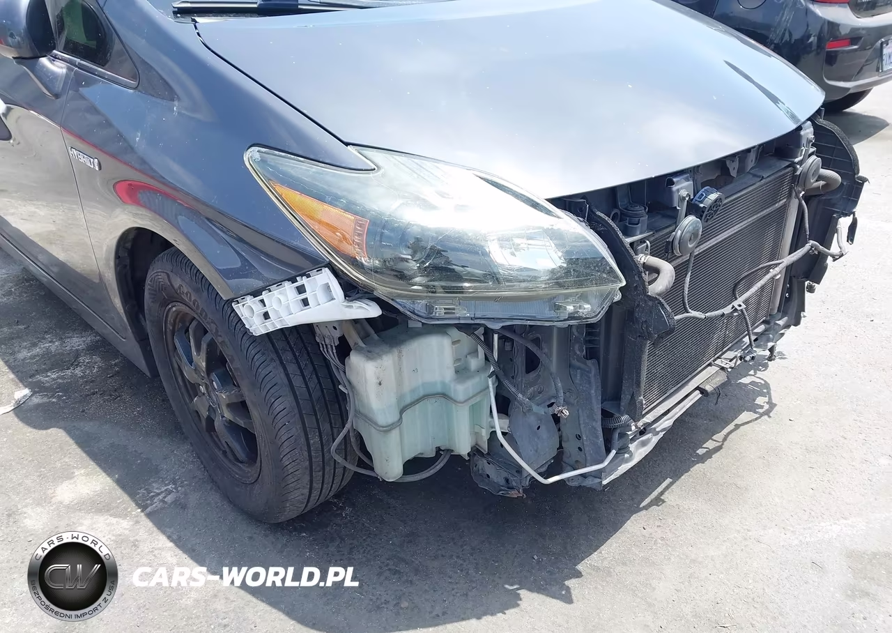 2015 Toyota Prius Three VIN:JTDKN3DU2F0403415 - 20