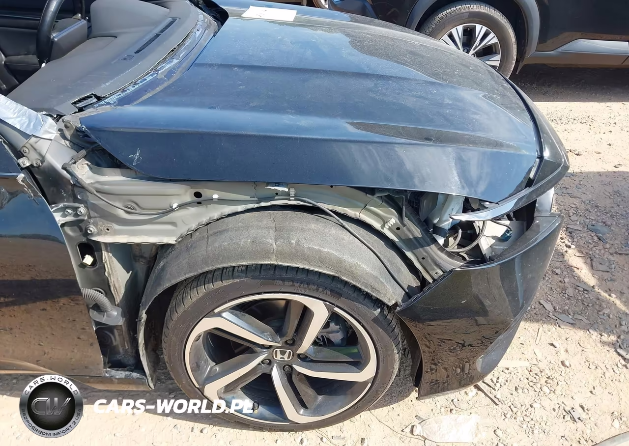 2018 Honda Accord Sport VIN:1HGCV1F32JA048330 - 17