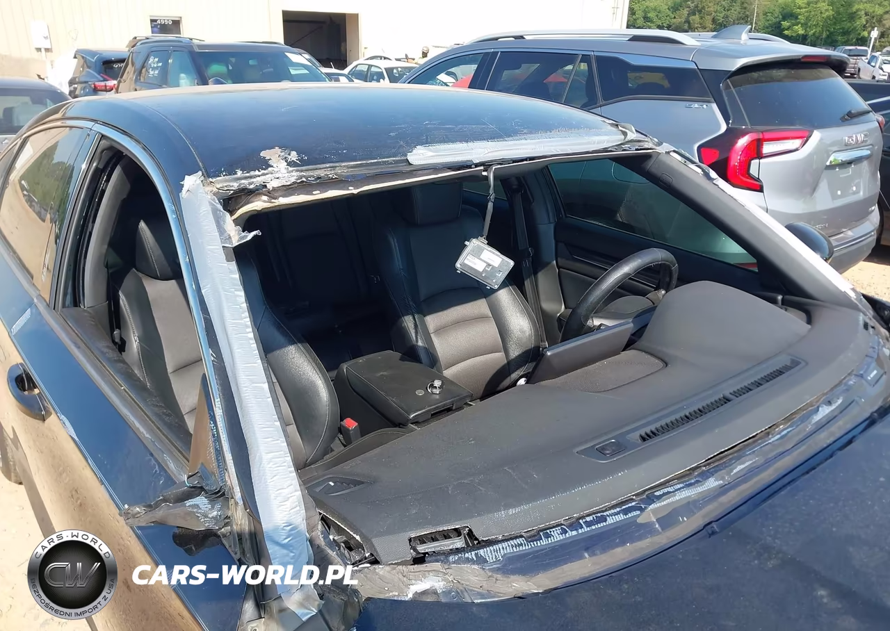 2018 Honda Accord Sport VIN:1HGCV1F32JA048330 - 18