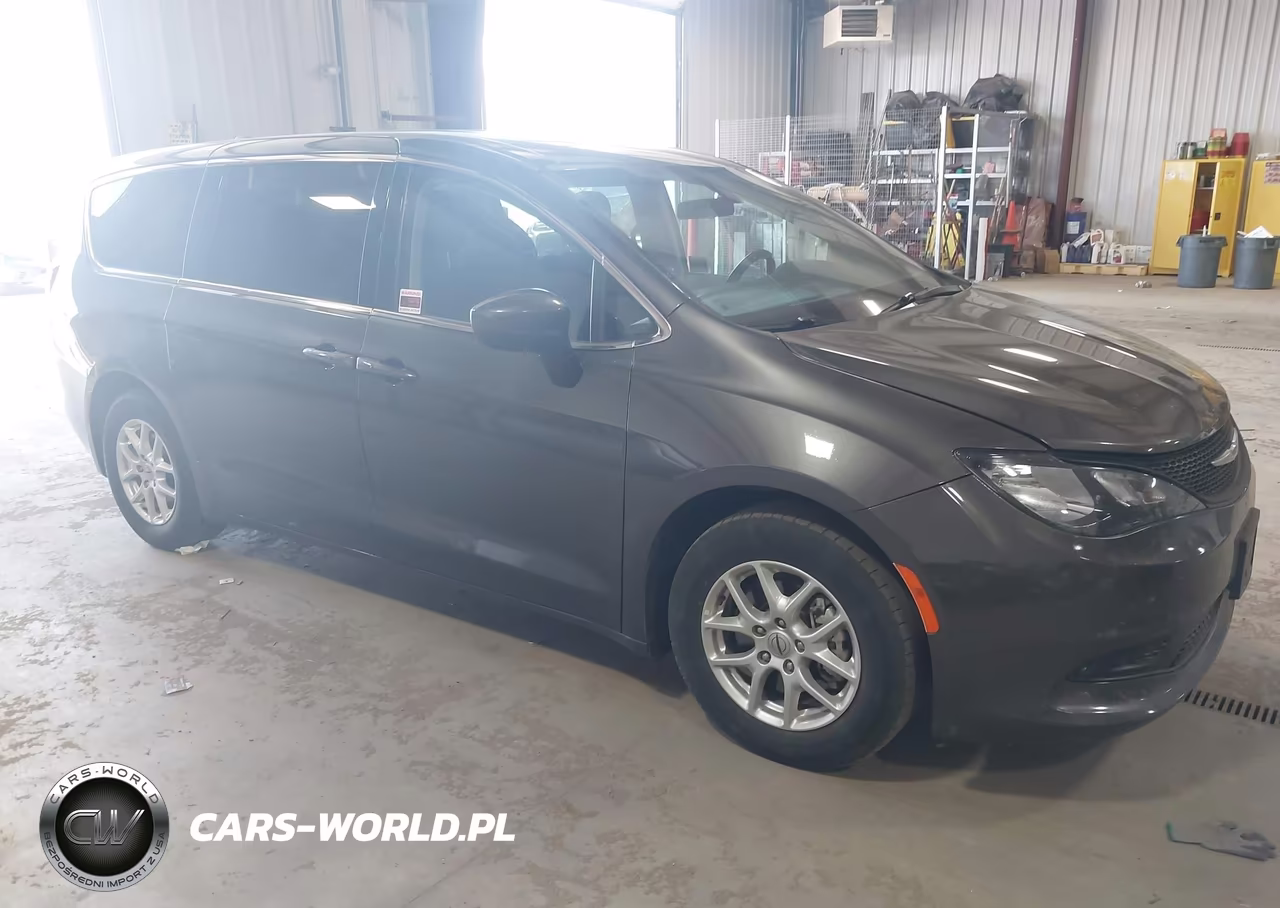 2022 Chrysler Voyager Lx