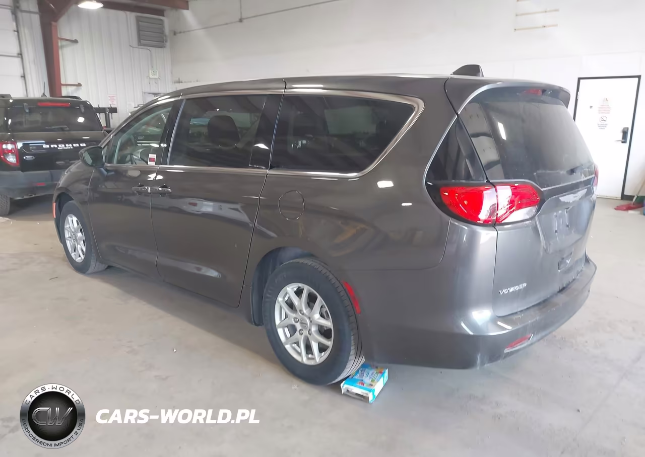 2022 Chrysler Voyager Lx VIN:2C4RC1CG5NR146663 - 3