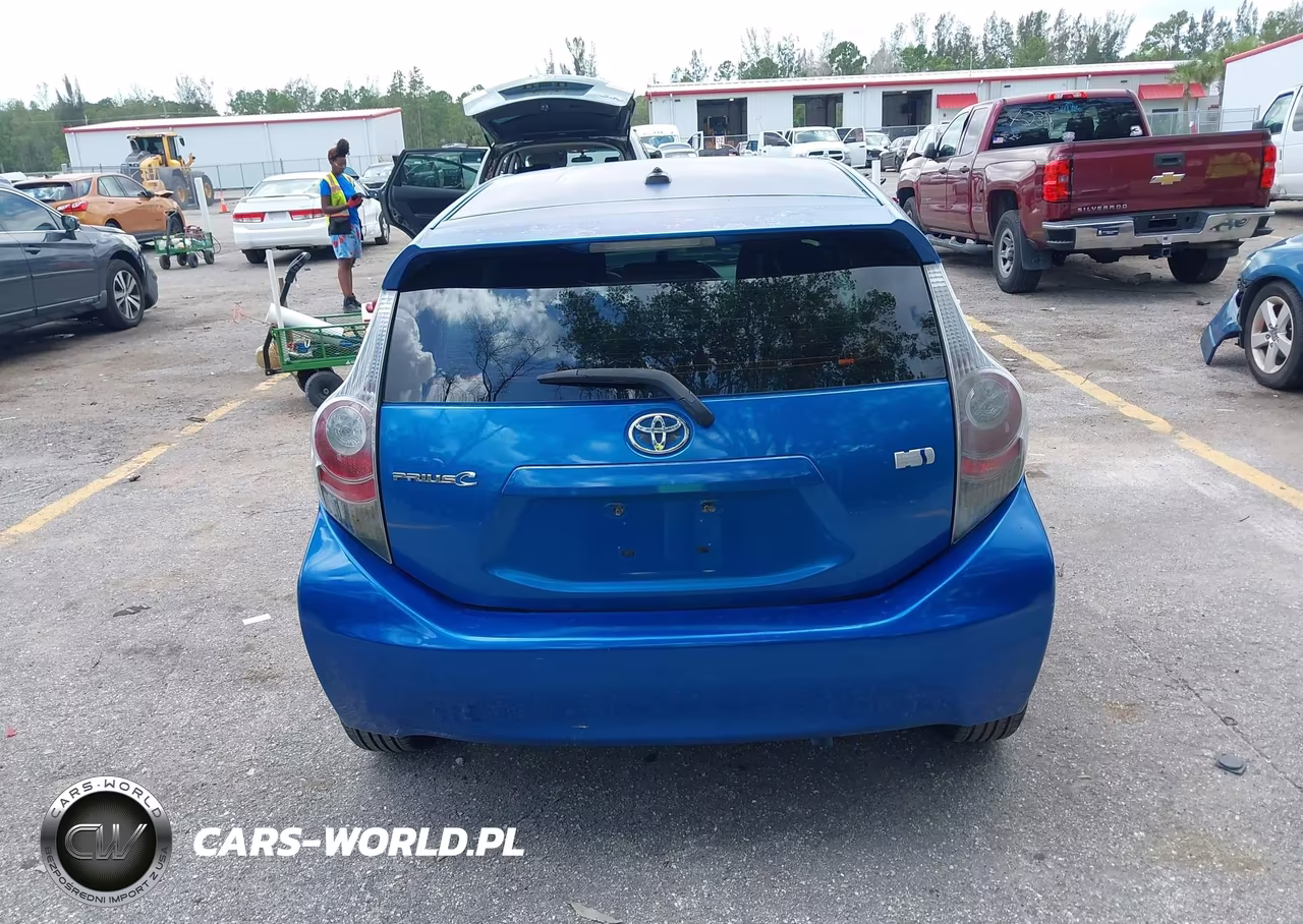 2013 Toyota Prius C Three VIN:JTDKDTB34D1055718 - 16