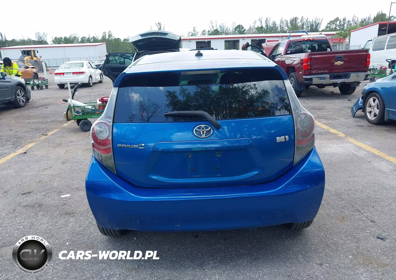 2013 Toyota Prius C Three VIN:JTDKDTB34D1055718 - 17