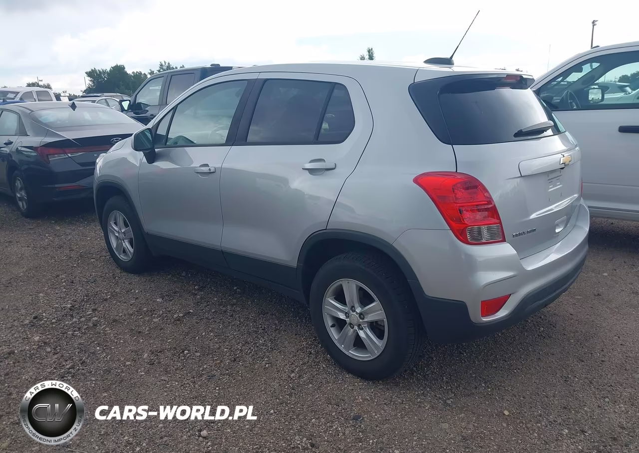2018 Chevrolet Trax Ls VIN:3GNCJNSB9JL147676 - 3