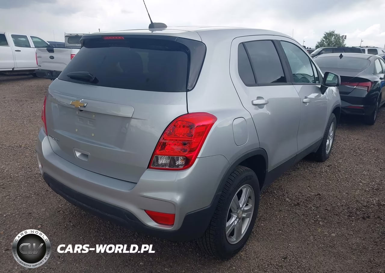 2018 Chevrolet Trax Ls VIN:3GNCJNSB9JL147676 - 4