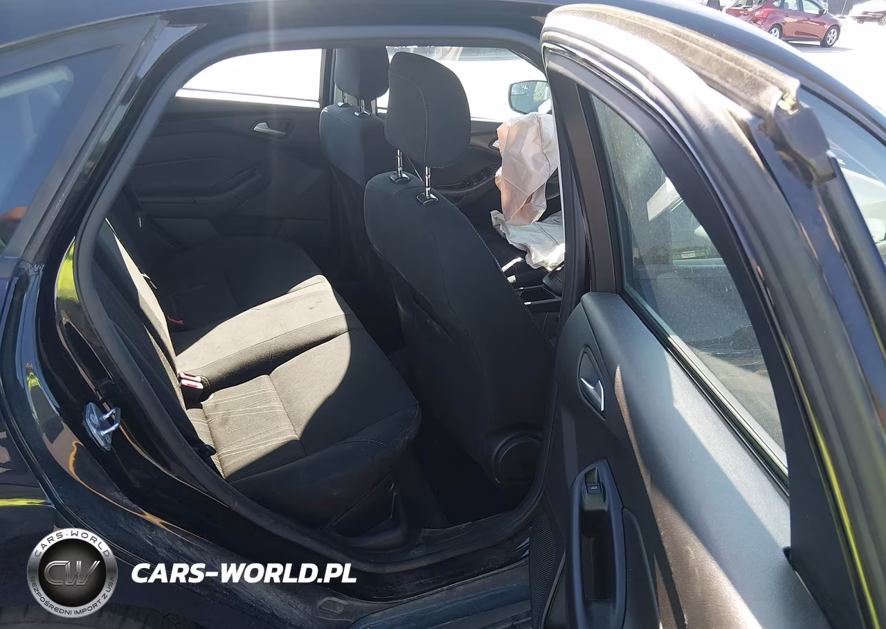 2018 Ford Focus Se VIN:1FADP3FE7JL202177 - 8