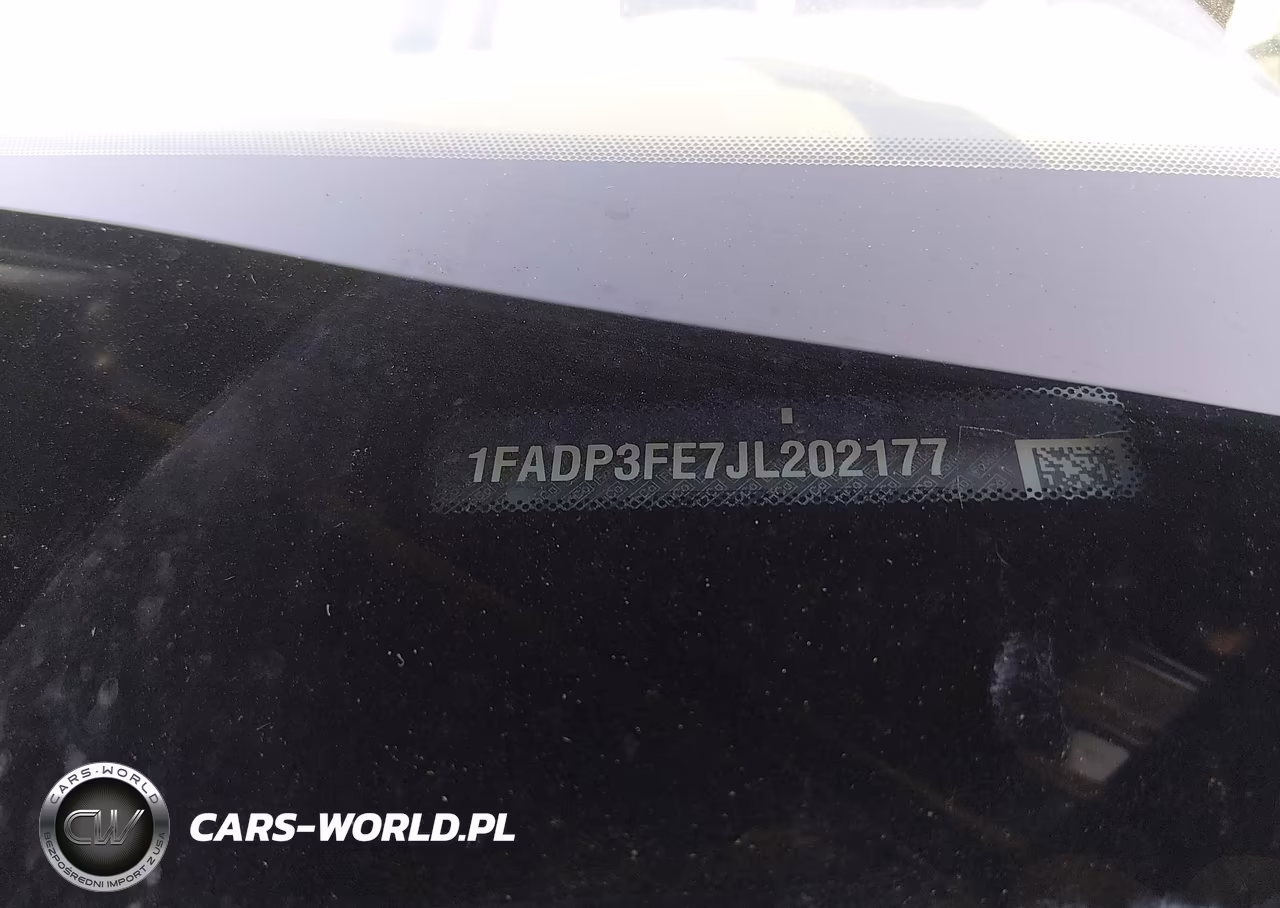 2018 Ford Focus Se VIN:1FADP3FE7JL202177 - 9