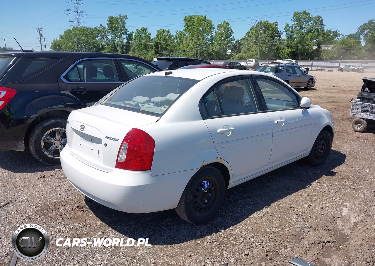 2010 Hyundai Accent Gls VIN:KMHCN4AC7AU475035 - 4