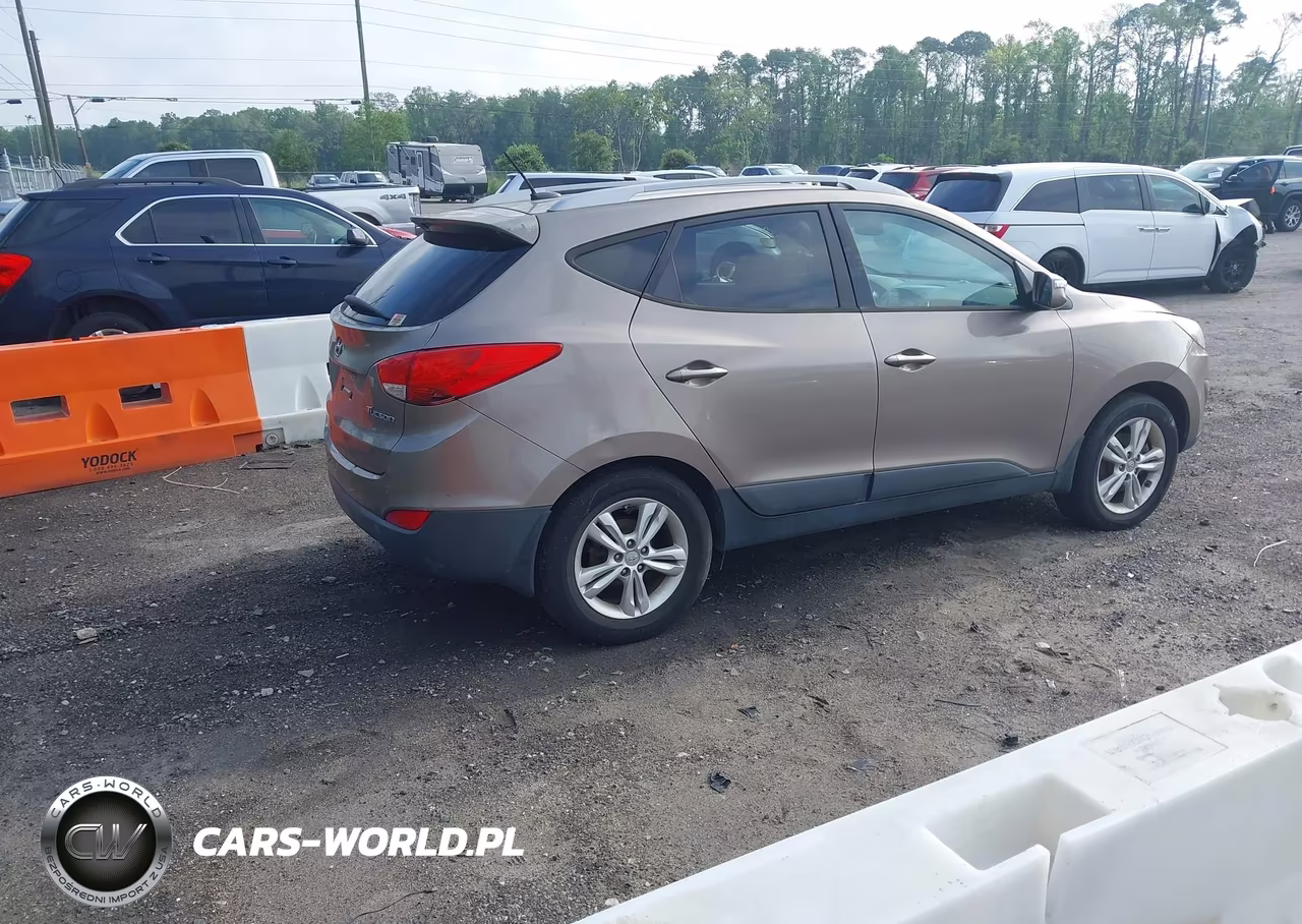 2013 Hyundai Tucson Gls VIN:KM8JU3AC3DU664094 - 4