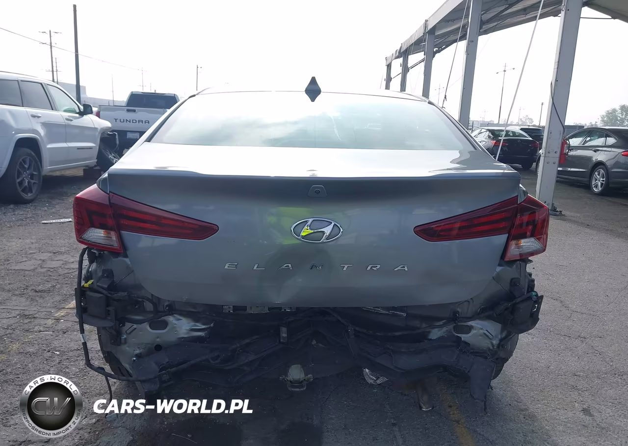 2019 Hyundai Elantra Value Edition VIN:KMHD84LF2KU878229 - 17