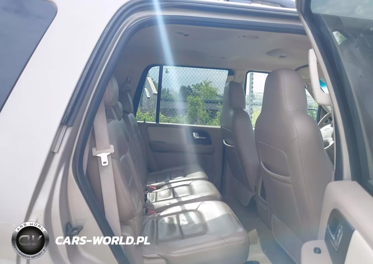 2005 Ford Expedition Nbx-Xlt VIN:1FMPU16525LA50606 - 8