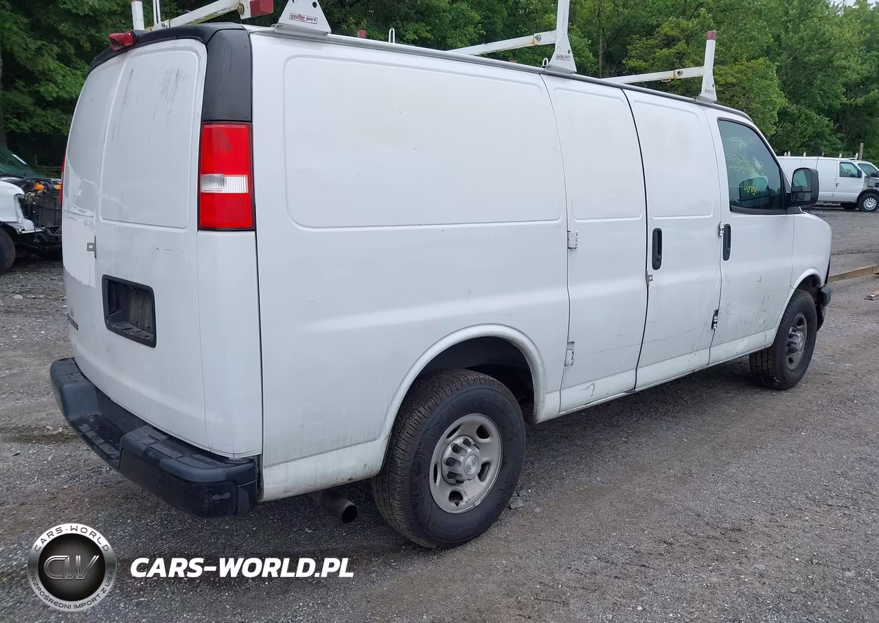 2017 Chevrolet Express 3500 Work Van VIN:1GCZGGFG0H1339122 - 4