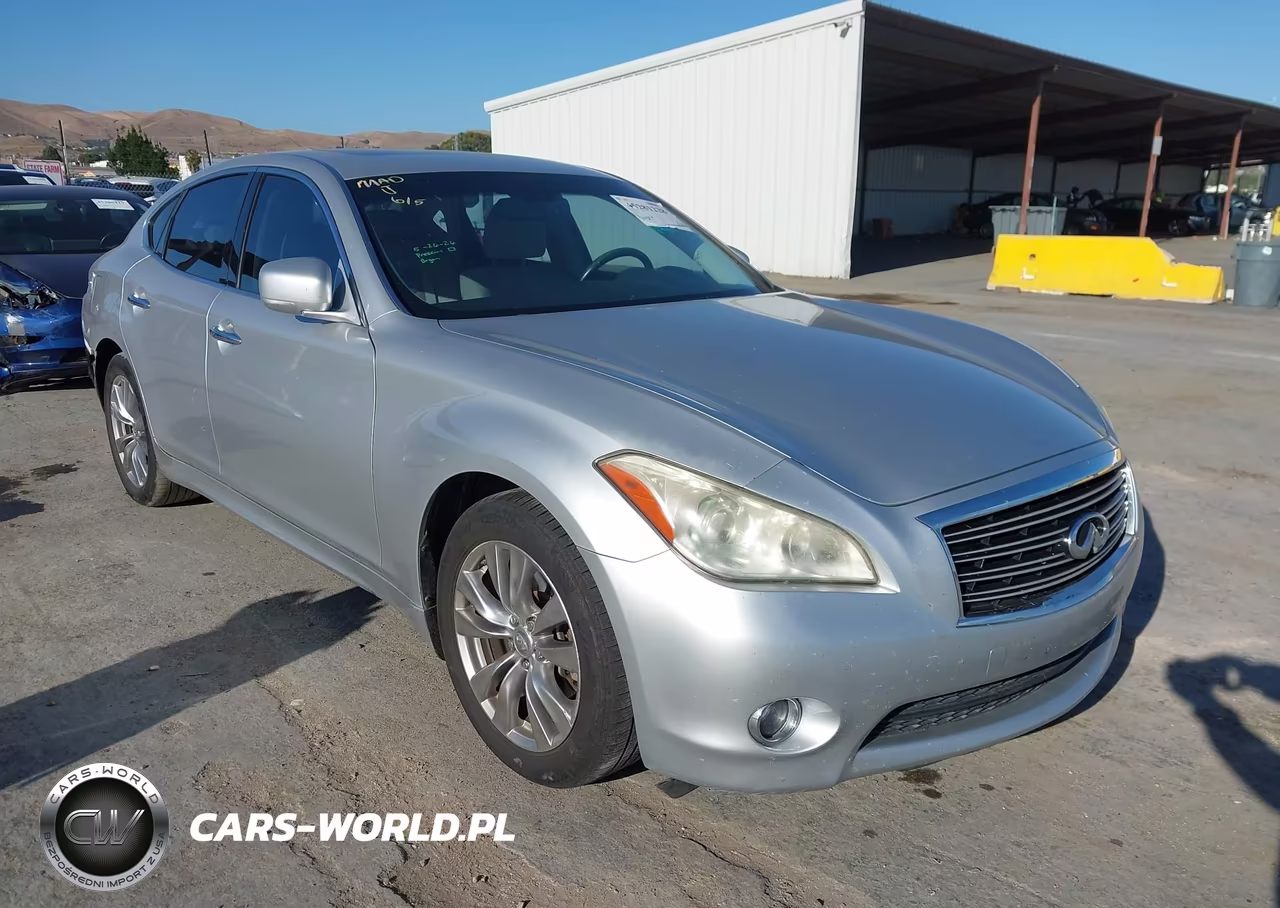 2011 Infiniti M37