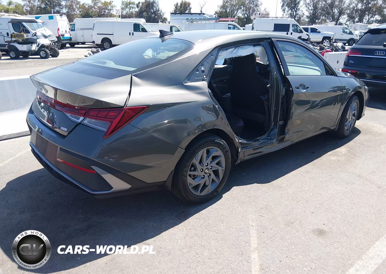 2025 Hyundai Elantra Hybrid Blue VIN:KMHLM4DJ5SU137356 - 4