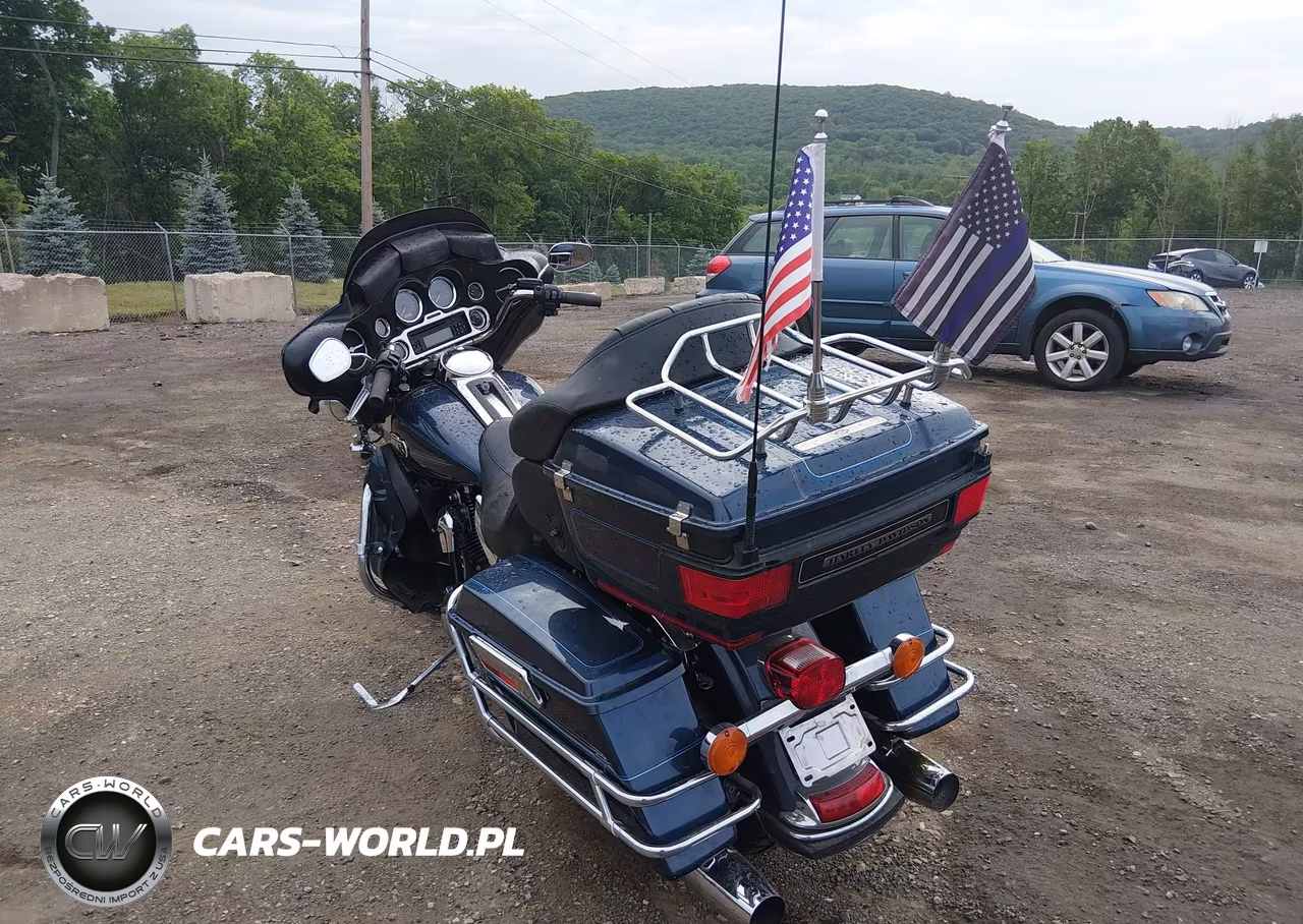 2009 Harley-Davidson Flhtcu VIN:1HD1FC4179Y686512 - 3
