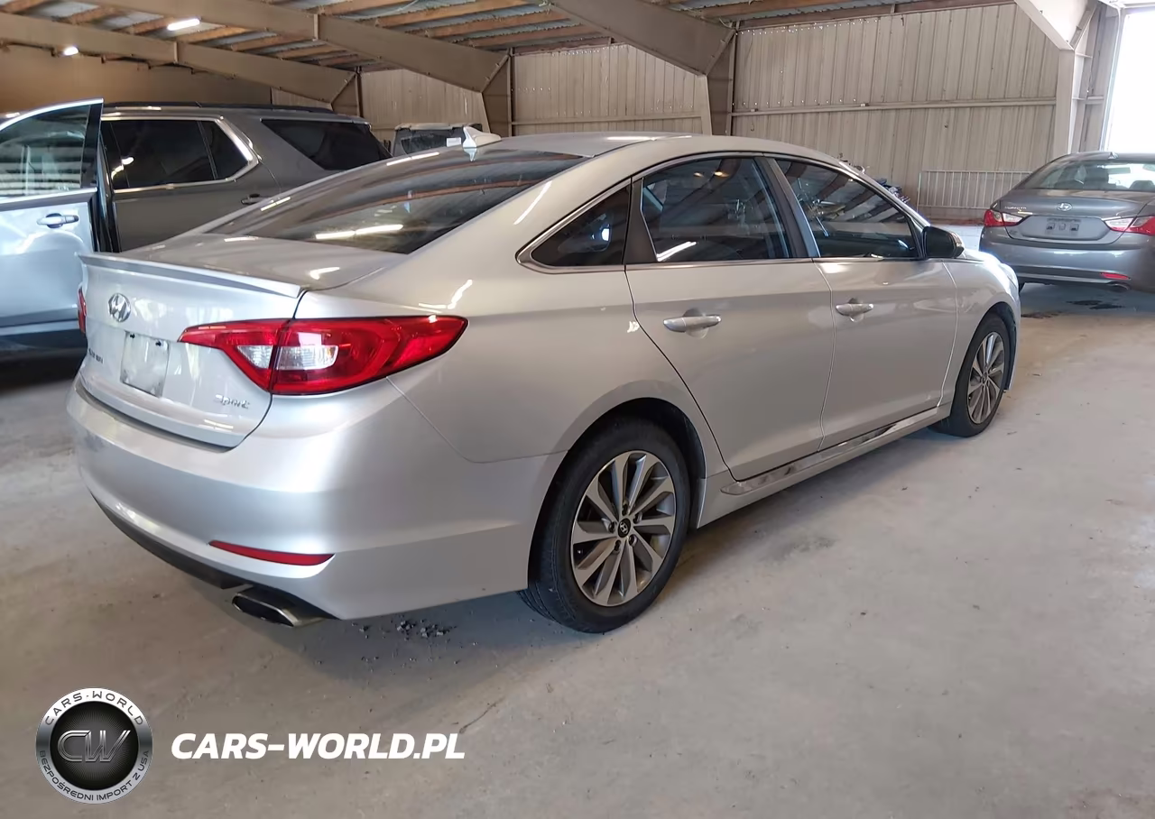 2015 Hyundai Sonata Sport VIN:5NPE34AF2FH032516 - 4