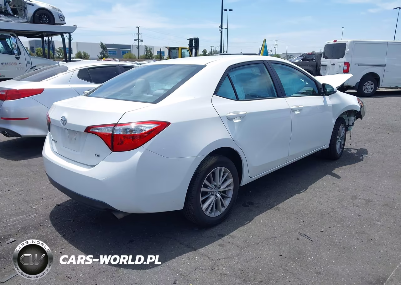 2015 Toyota Corolla Le Plus VIN:5YFBURHE2FP357843 - 4