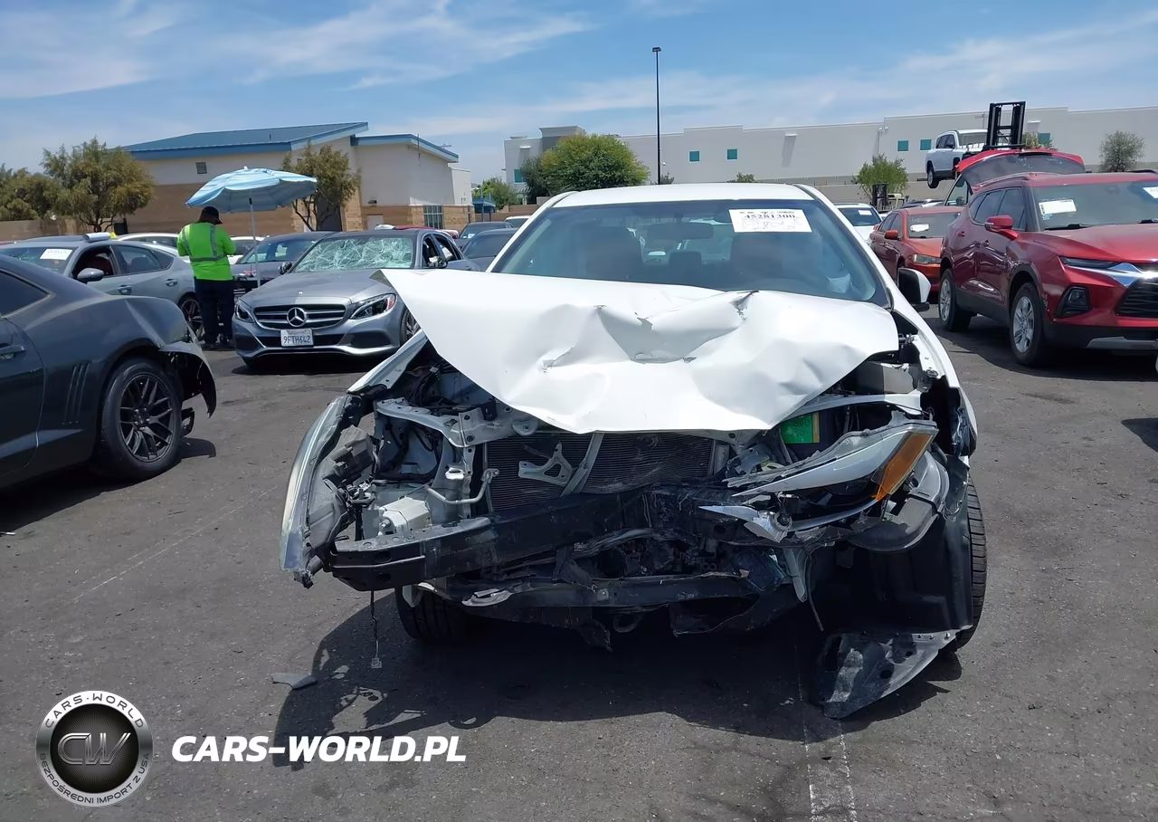2015 Toyota Corolla Le Plus VIN:5YFBURHE2FP357843 - 6
