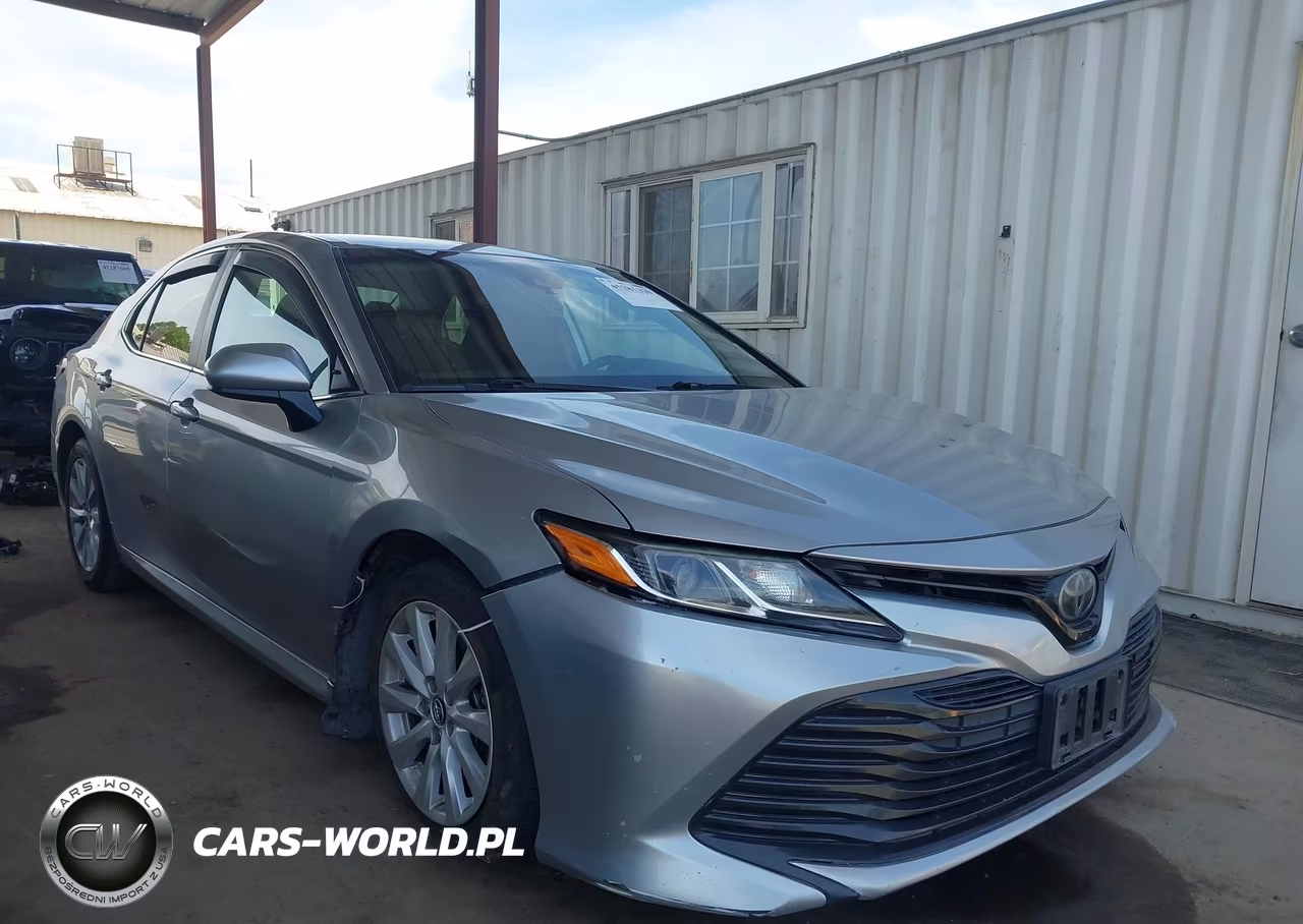2019 Toyota Camry Le – zdjęcie 1 z 16