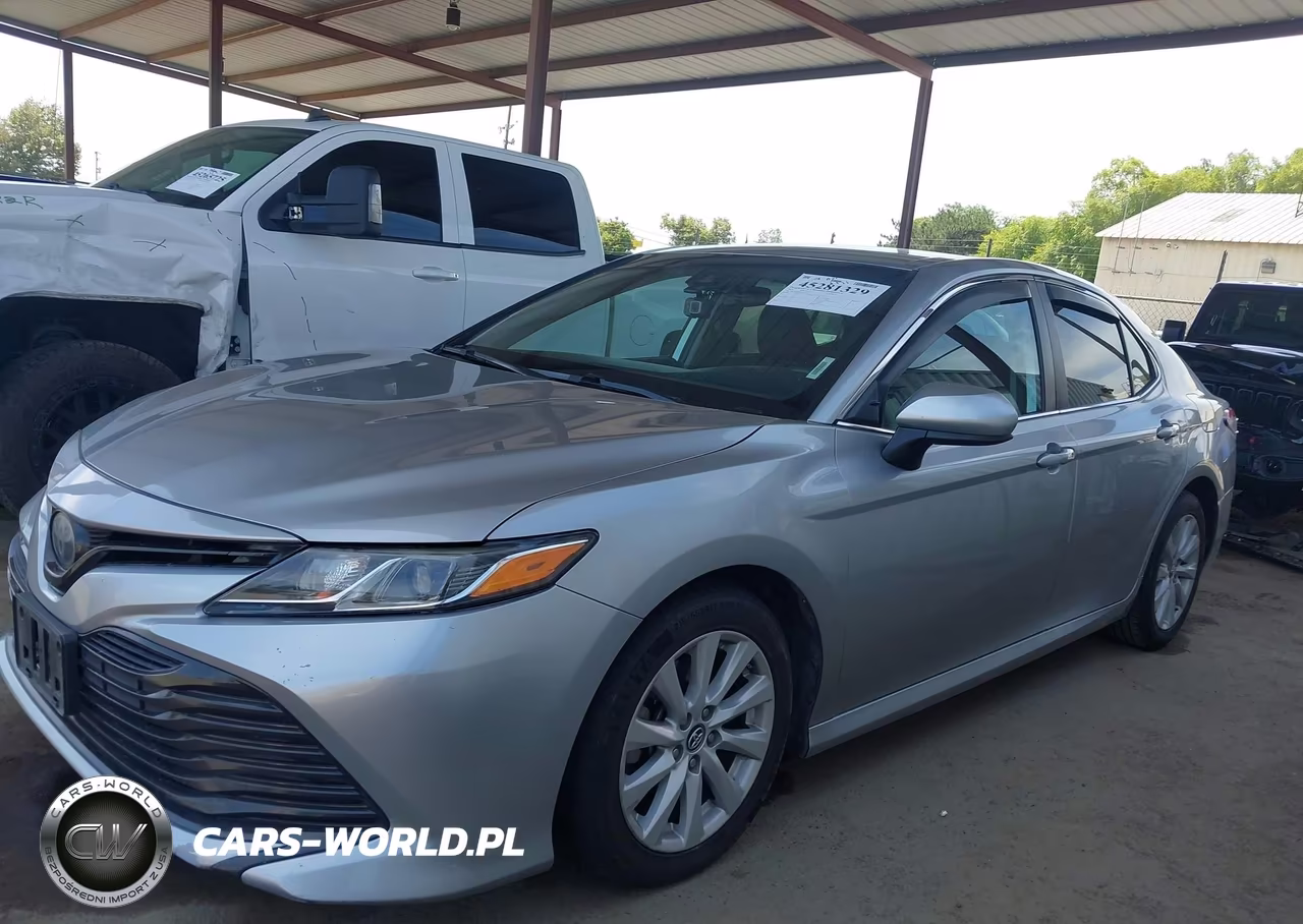 2019 Toyota Camry Le VIN:4T1B11HK4KU719843 - 14