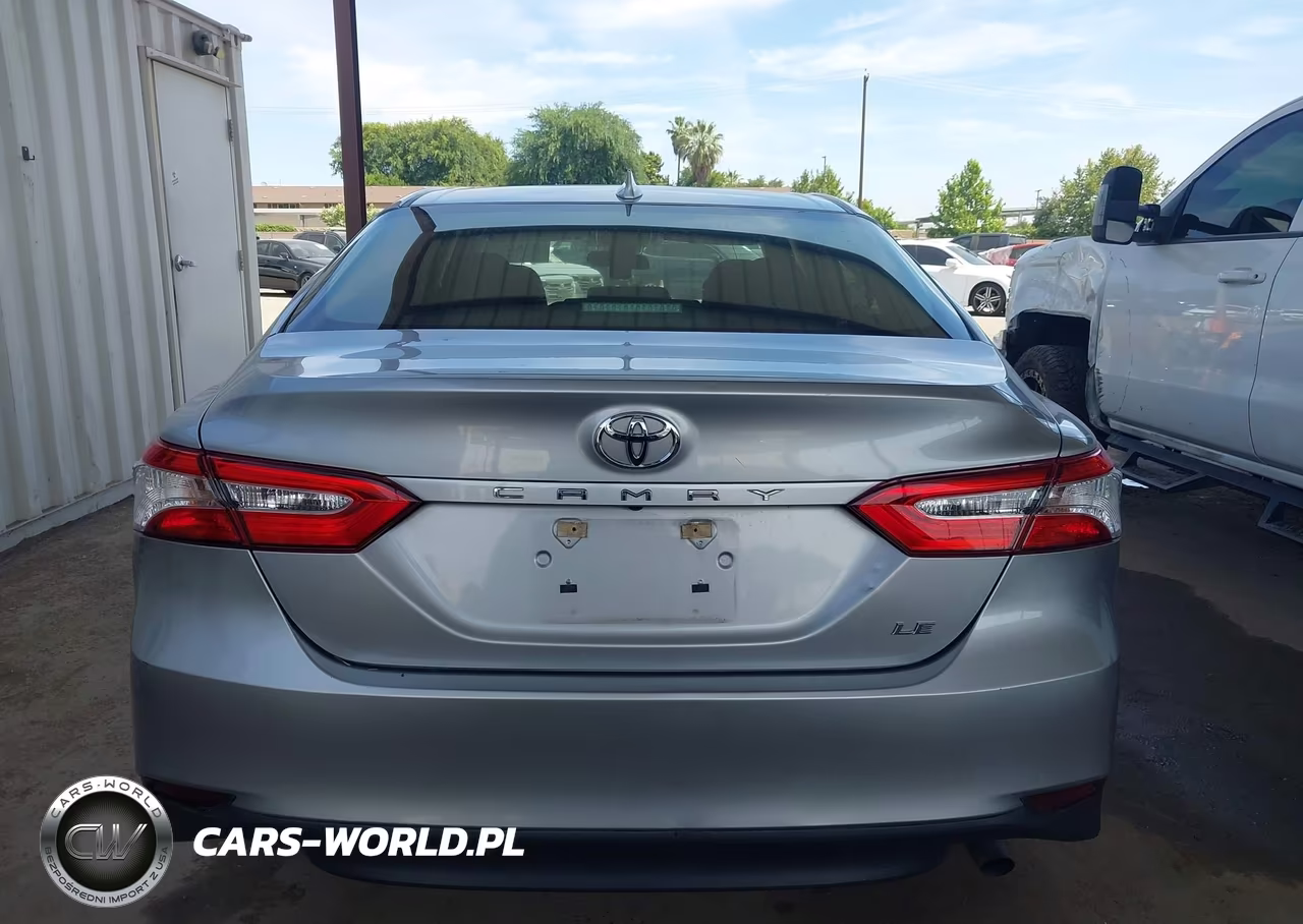 2019 Toyota Camry Le VIN:4T1B11HK4KU719843 - 16