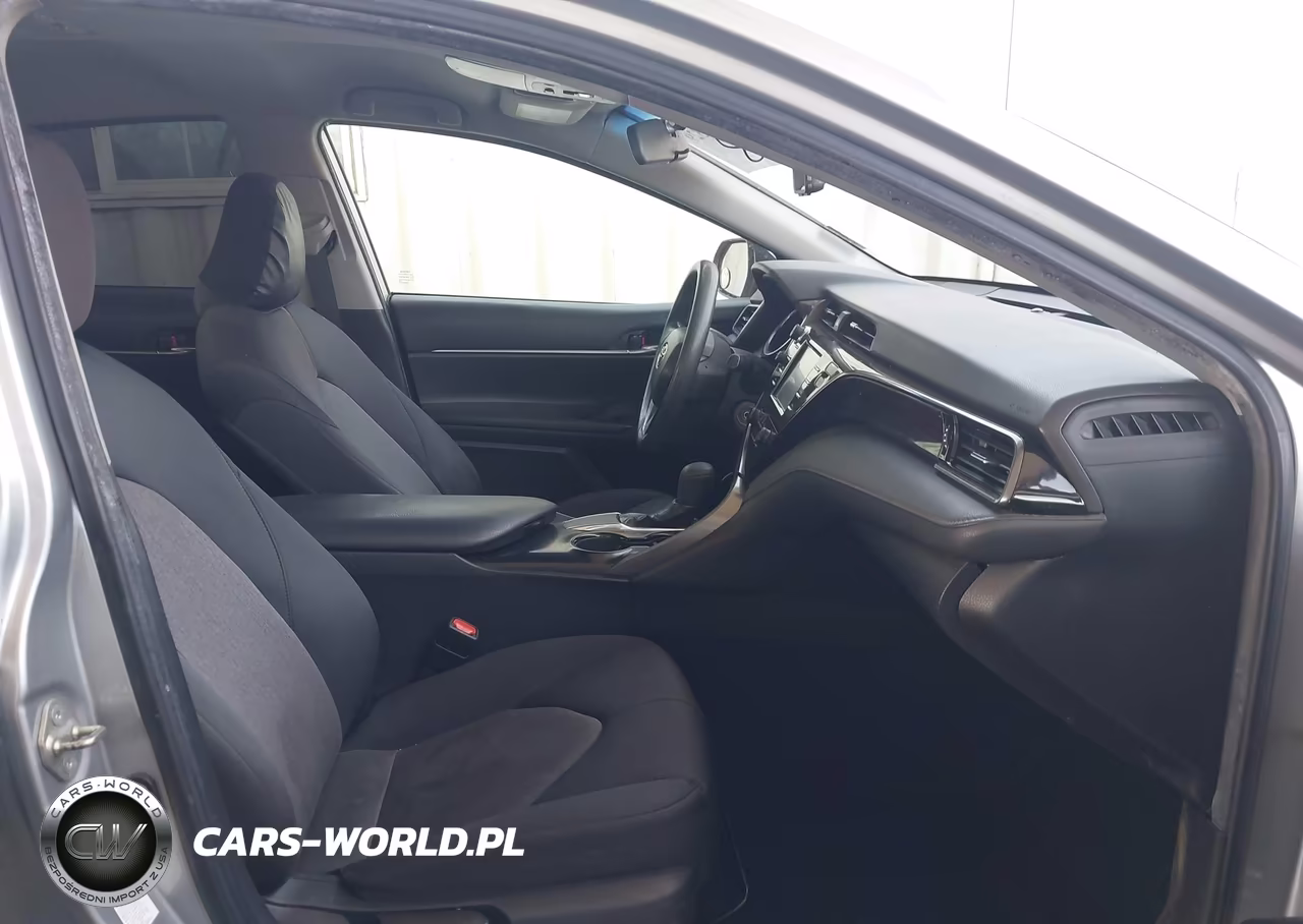 2019 Toyota Camry Le VIN:4T1B11HK4KU719843 - 5