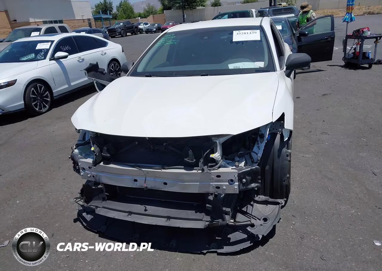 2018 Toyota Camry Le VIN:JTNB11HK7J3005340 - 13