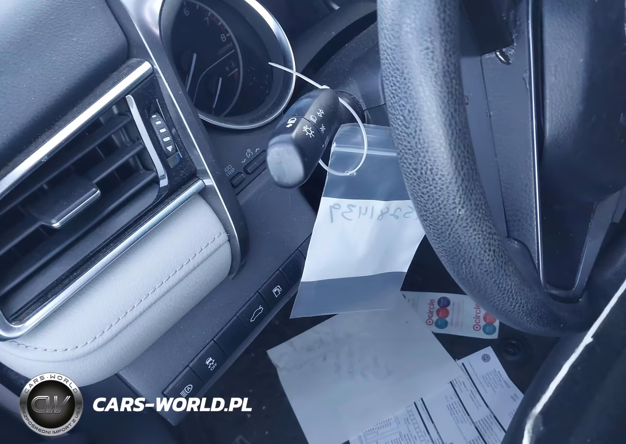 2018 Toyota Camry Le VIN:JTNB11HK7J3005340 - 19
