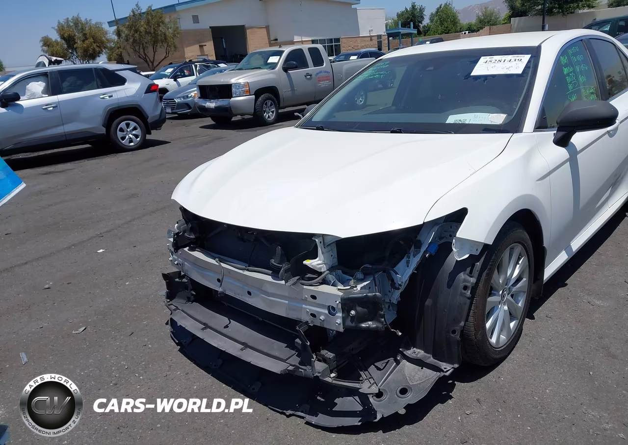 2018 Toyota Camry Le VIN:JTNB11HK7J3005340 - 6
