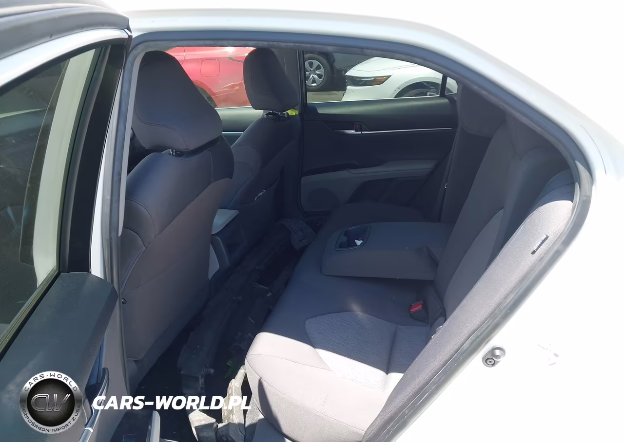 2018 Toyota Camry Le VIN:JTNB11HK7J3005340 - 8