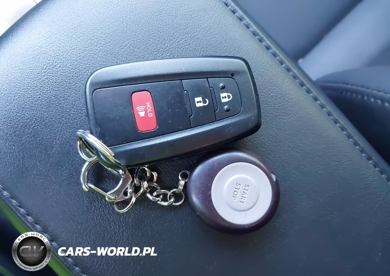 2017 Toyota Prius Four VIN:JTDKARFU0H3529026 - 11