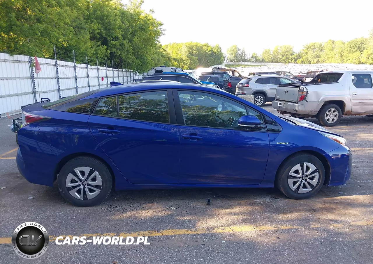 2017 Toyota Prius Four VIN:JTDKARFU0H3529026 - 13