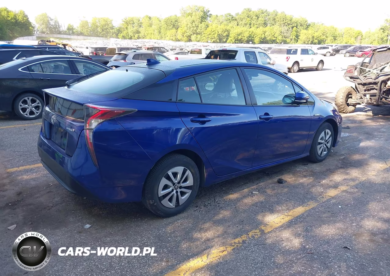 2017 Toyota Prius Four VIN:JTDKARFU0H3529026 - 4