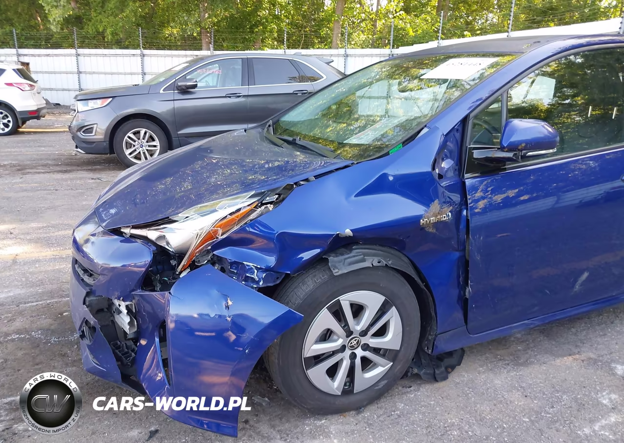 2017 Toyota Prius Four VIN:JTDKARFU0H3529026 - 6