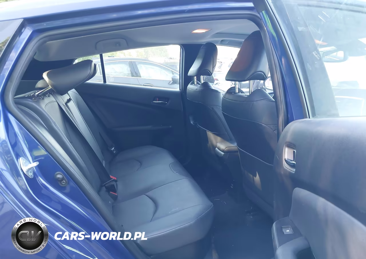 2017 Toyota Prius Four VIN:JTDKARFU0H3529026 - 8