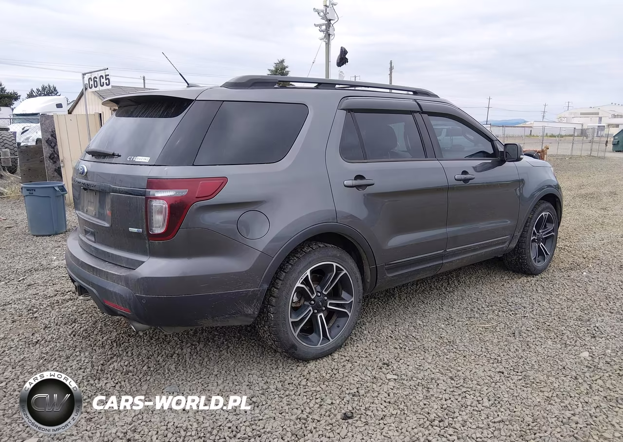 2015 Ford Explorer Sport VIN:1FM5K8GT5FGB40667 - 4