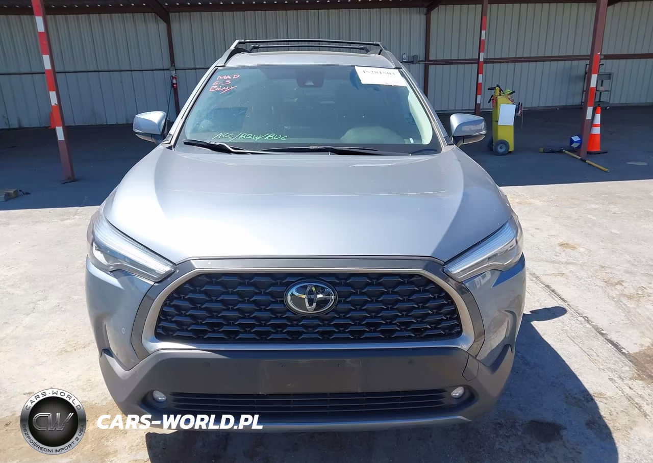 2022 Toyota Corolla Cross Xle VIN:7MUDAAAG0NV033199 - 12
