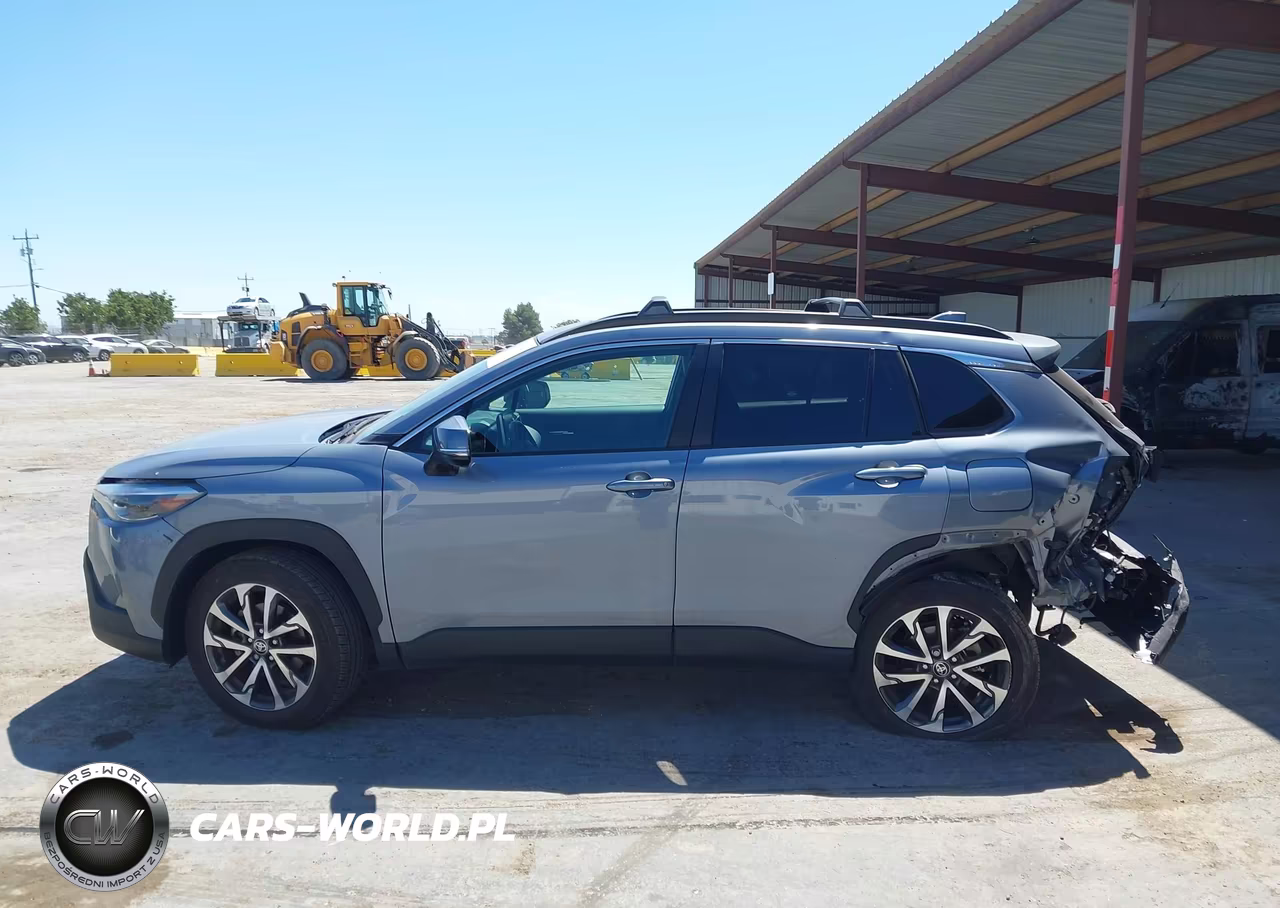 2022 Toyota Corolla Cross Xle VIN:7MUDAAAG0NV033199 - 14