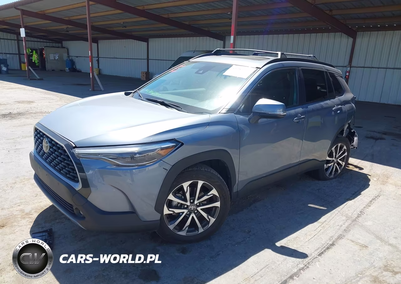 2022 Toyota Corolla Cross Xle VIN:7MUDAAAG0NV033199 - 2