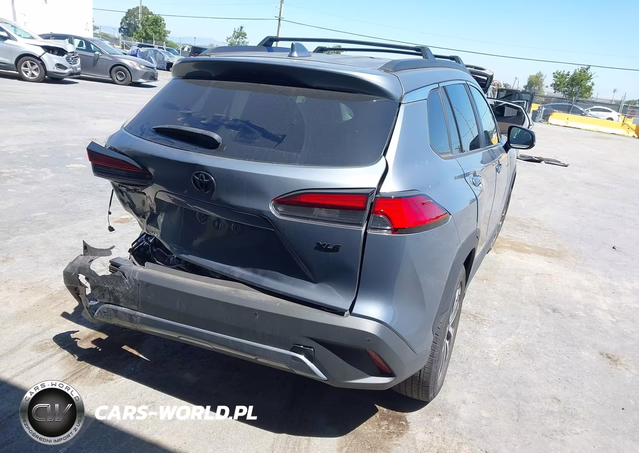2022 Toyota Corolla Cross Xle VIN:7MUDAAAG0NV033199 - 4