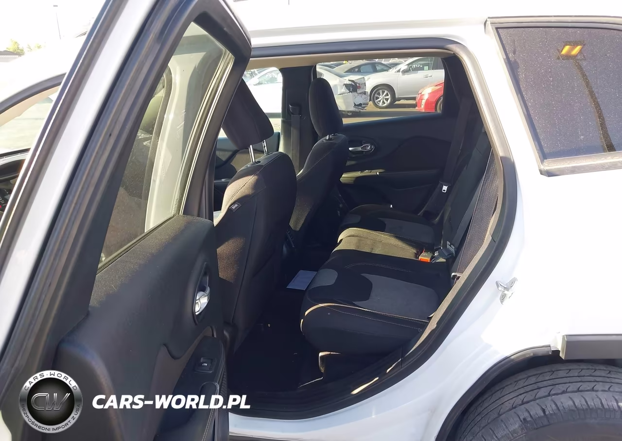 2016 Jeep Cherokee Sport VIN:1C4PJLAB7GW158789 - 8