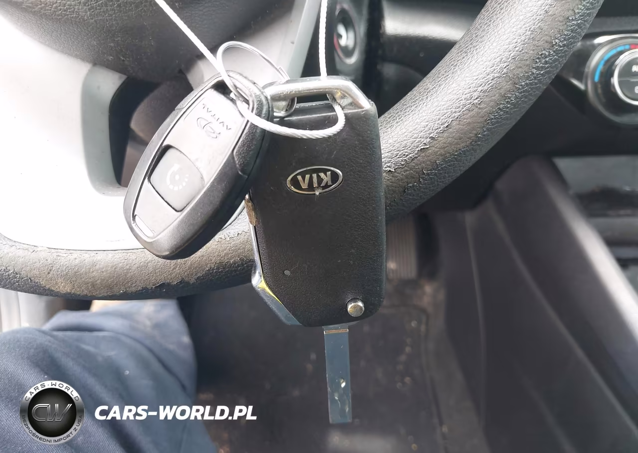 2019 Kia Forte Lxs VIN:3KPF24AD4KE055817 - 11
