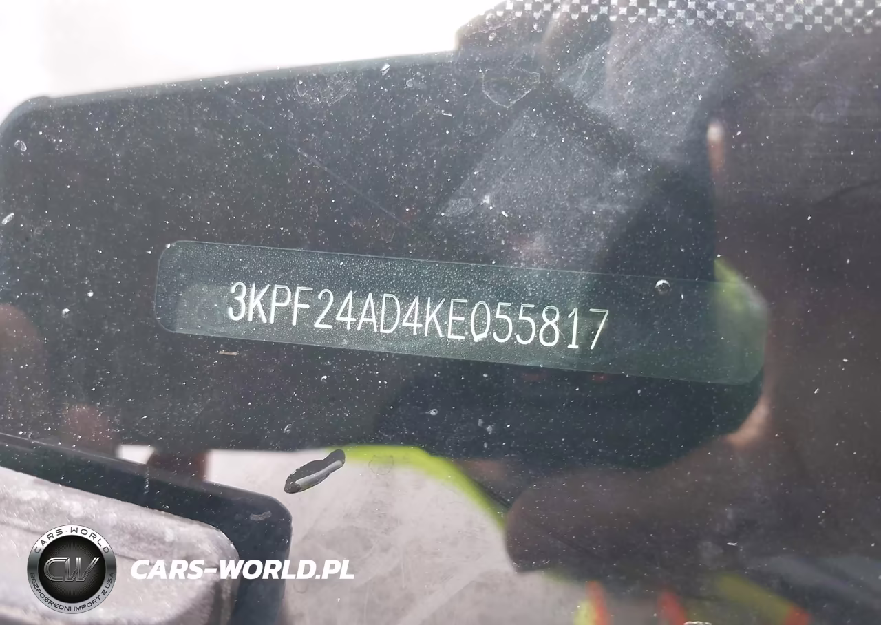 2019 Kia Forte Lxs VIN:3KPF24AD4KE055817 - 17