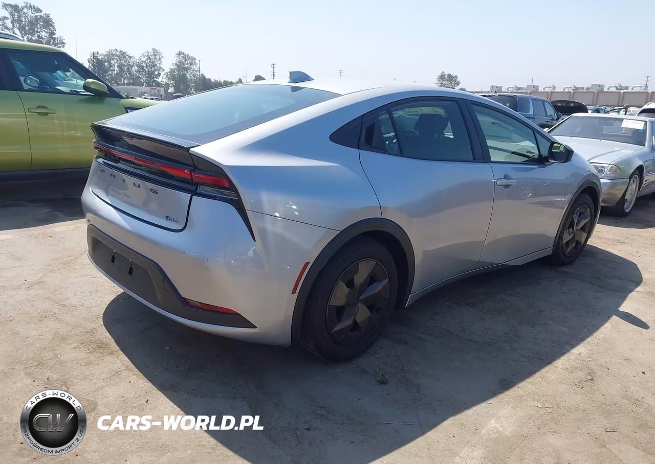 2025 Toyota Prius Le VIN:JTDACAAU5S3061655 - 4