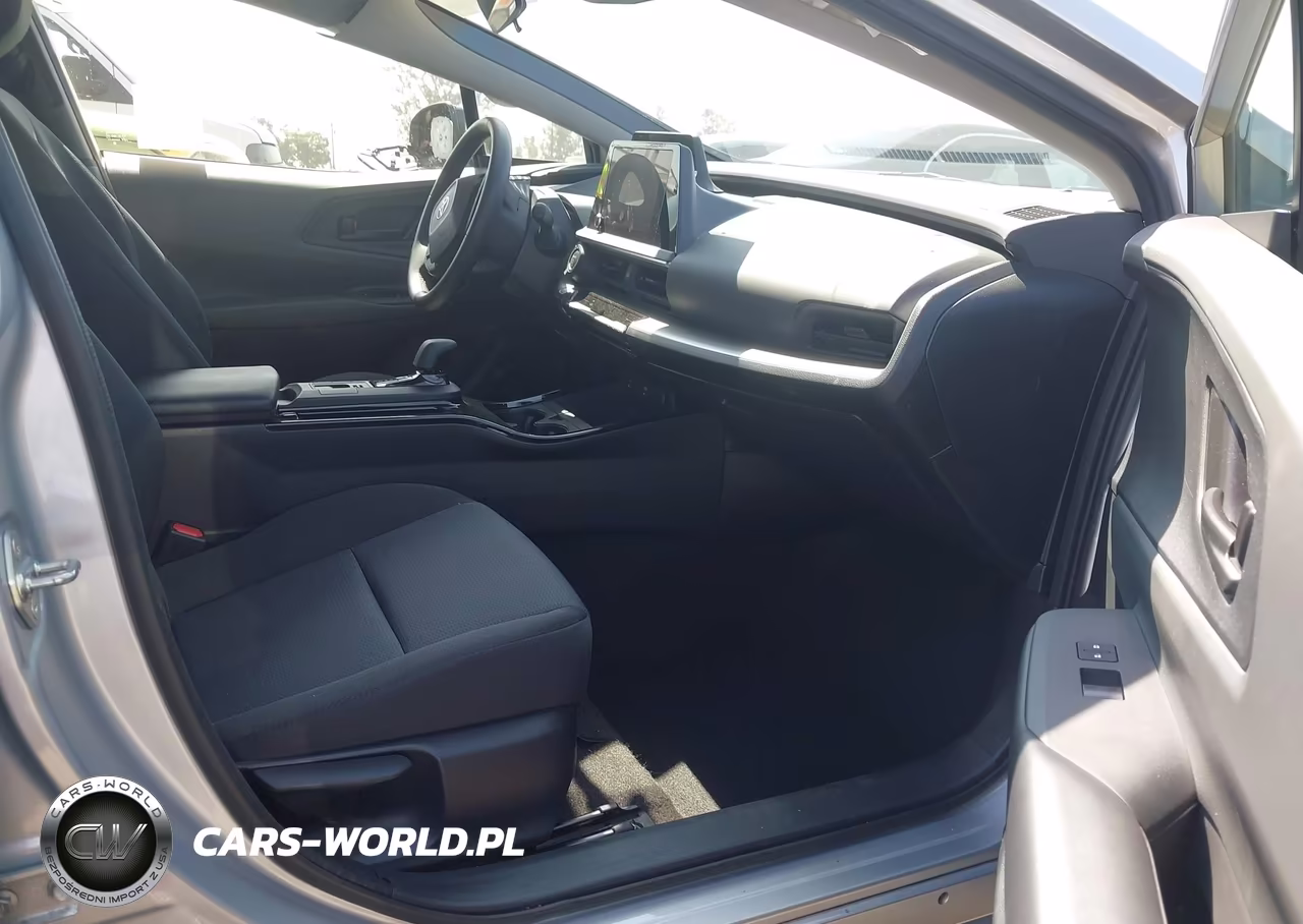 2025 Toyota Prius Le VIN:JTDACAAU5S3061655 - 5