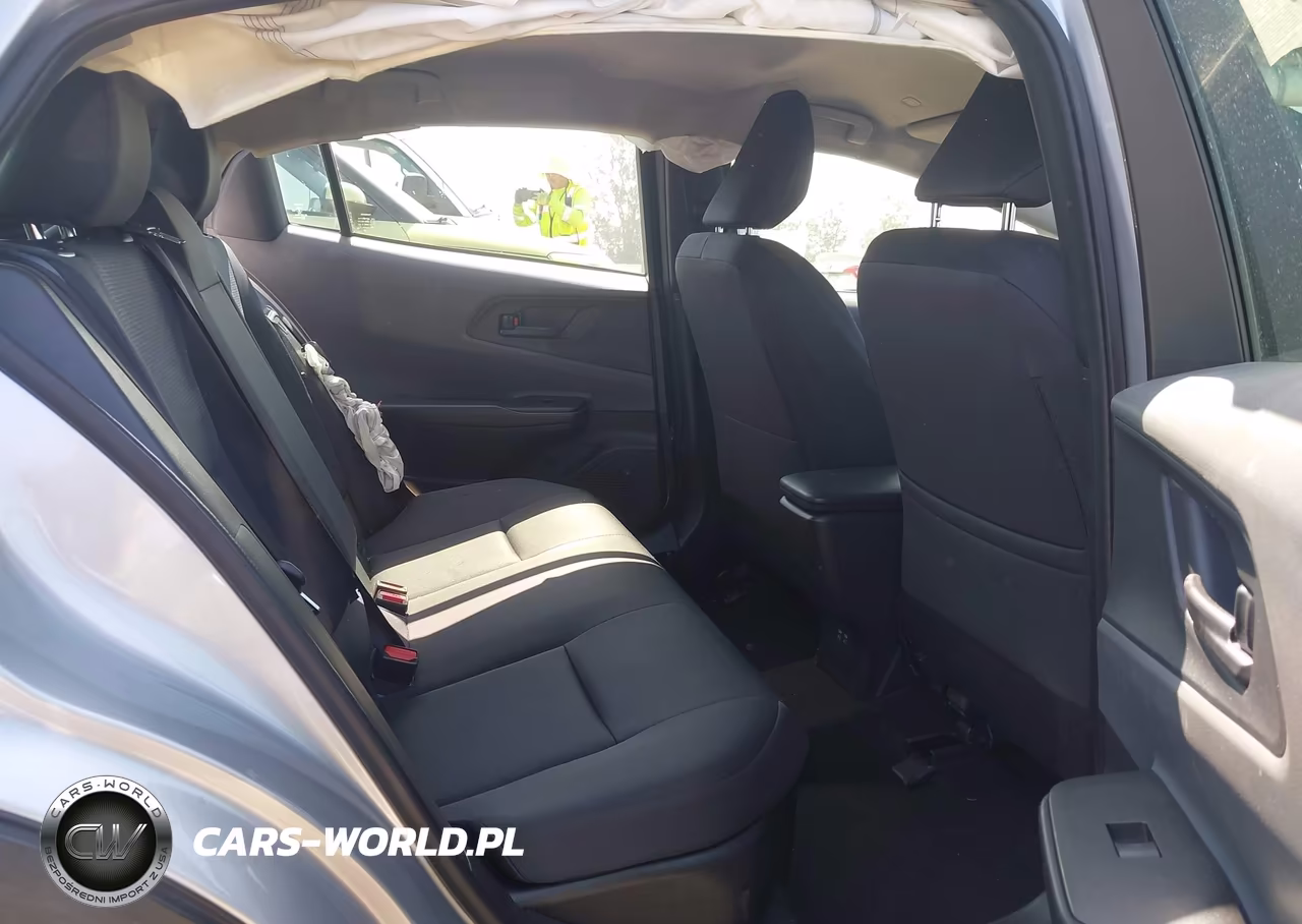 2025 Toyota Prius Le VIN:JTDACAAU5S3061655 - 8